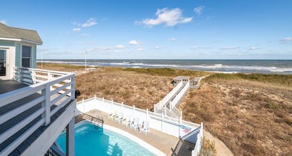 K2006 Castle in the Sand. Oceanfront, Pool, Hot Tub, Media Room, Elevator, Your Luxury Getaway