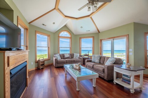 Castle in the Sand - Southern Shores Oceanfront, Pool, Hot Tub, Media Room, Elevator, Luxury Getaway