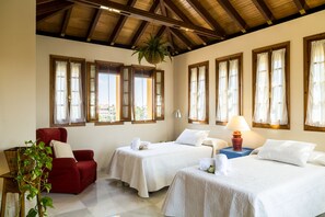 5 bedrooms, iron/ironing board, WiFi, bed sheets