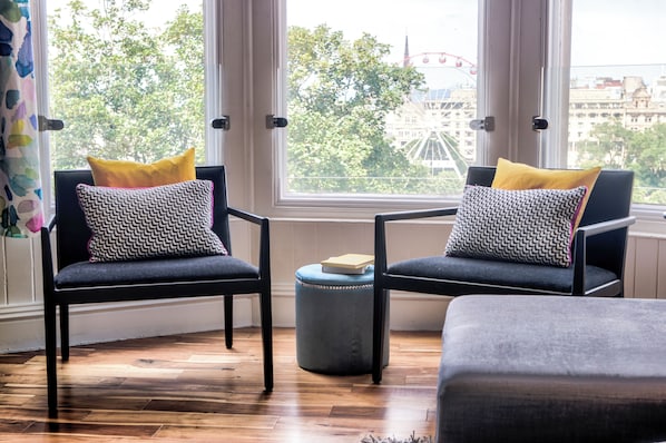 Interior - Modern Flat With Fantastic Views by the Royal Mile (Edinburgh)