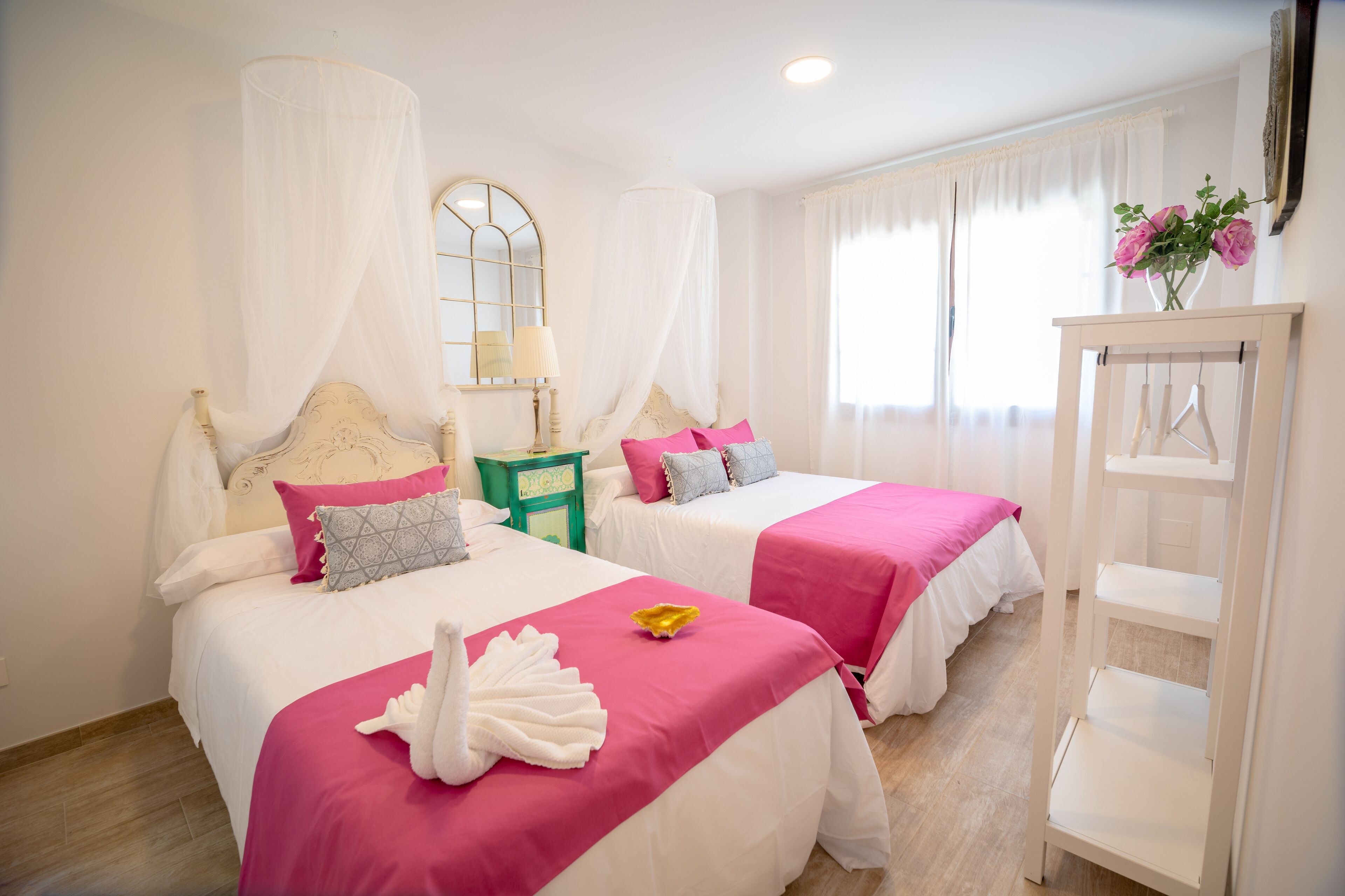 2 bedrooms, iron/ironing board, WiFi, bed sheets