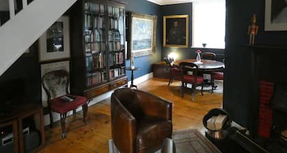 Unique period cottage in Dublin 4 docklands