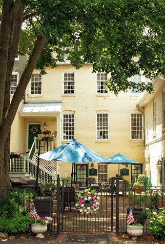 The Richard Johnston Inn & 1890 Caroline House