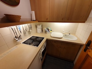 Réfrigérateur, four, plaque de cuisson, lave-vaisselle