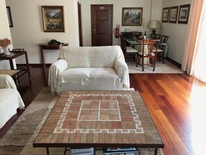 TV, DVD player - Penthouse with three terraces with magnificent views. Madeira.Funchal. (Canico)