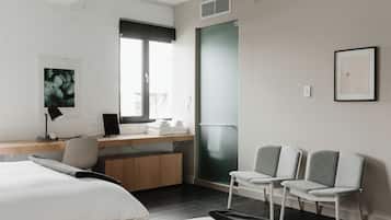 Signature Double Room, 2 Queen Beds | Courtyard view