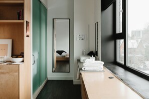 Signature studio, 1 queensize bed | Lakens van Egyptisch katoen, luxe beddengoed, donzen dekbedden