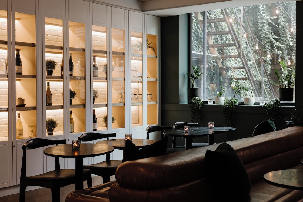 The Annex Hotel by null