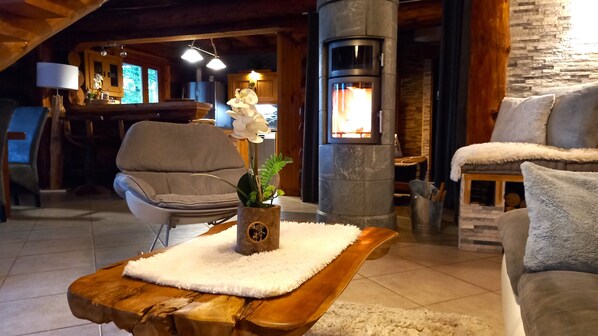 Smart TV, DVD player, stereo, offices