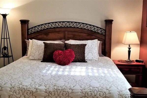 3 bedrooms, iron/ironing board, Internet, bed sheets