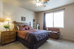 2 chambres, fer et planche à repasser, Wi-Fi gratuit, draps fournis