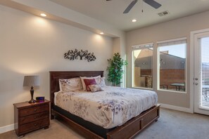 3 bedrooms, iron/ironing board, free WiFi, bed sheets - Coral Ridge Resort 4246 | Cozy, Beautiful Townhome, Grill and Community Amenities! (Washington)