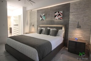 2 bedrooms, iron/ironing board, travel crib, internet