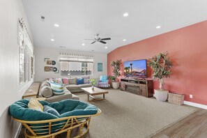 Smart TV, fireplace, video games, table tennis