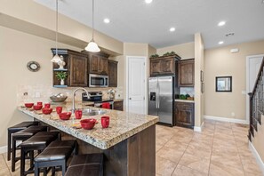 Fridge, microwave, oven, stovetop - Coral Ridge 2065, AIR HOCKEY, PING PONG, PRIVATE HOT TUB, OUTDOOR MISTERS, SLP 12! (Washington)