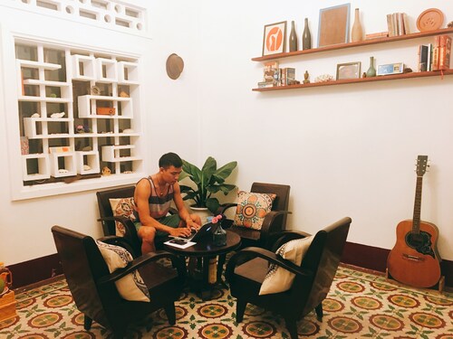 The Buom House - Life.Love.Art | 500m to the beach