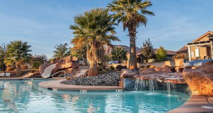 Paradise Village 117| Private Hot Tub, Outdoor Firepit, Observation Balcony, Heated Community Pool