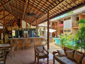 Breakfast, lunch and dinner served