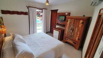 Frigobar, cofres nos quartos, Wi-Fi de cortesia, roupa de cama