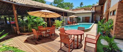 Kolam renang terbuka