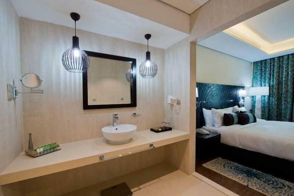 Sábanas de algodón egipcio, ropa de cama de alta calidad y minibar