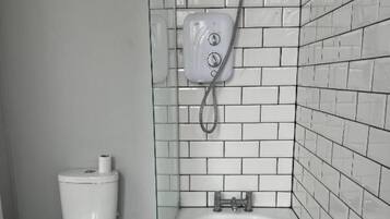 Towels, soap, shampoo, toilet paper