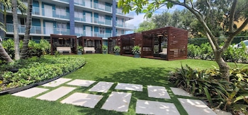 Hotel Exterior at Fort Lauderdale Grand Hotel