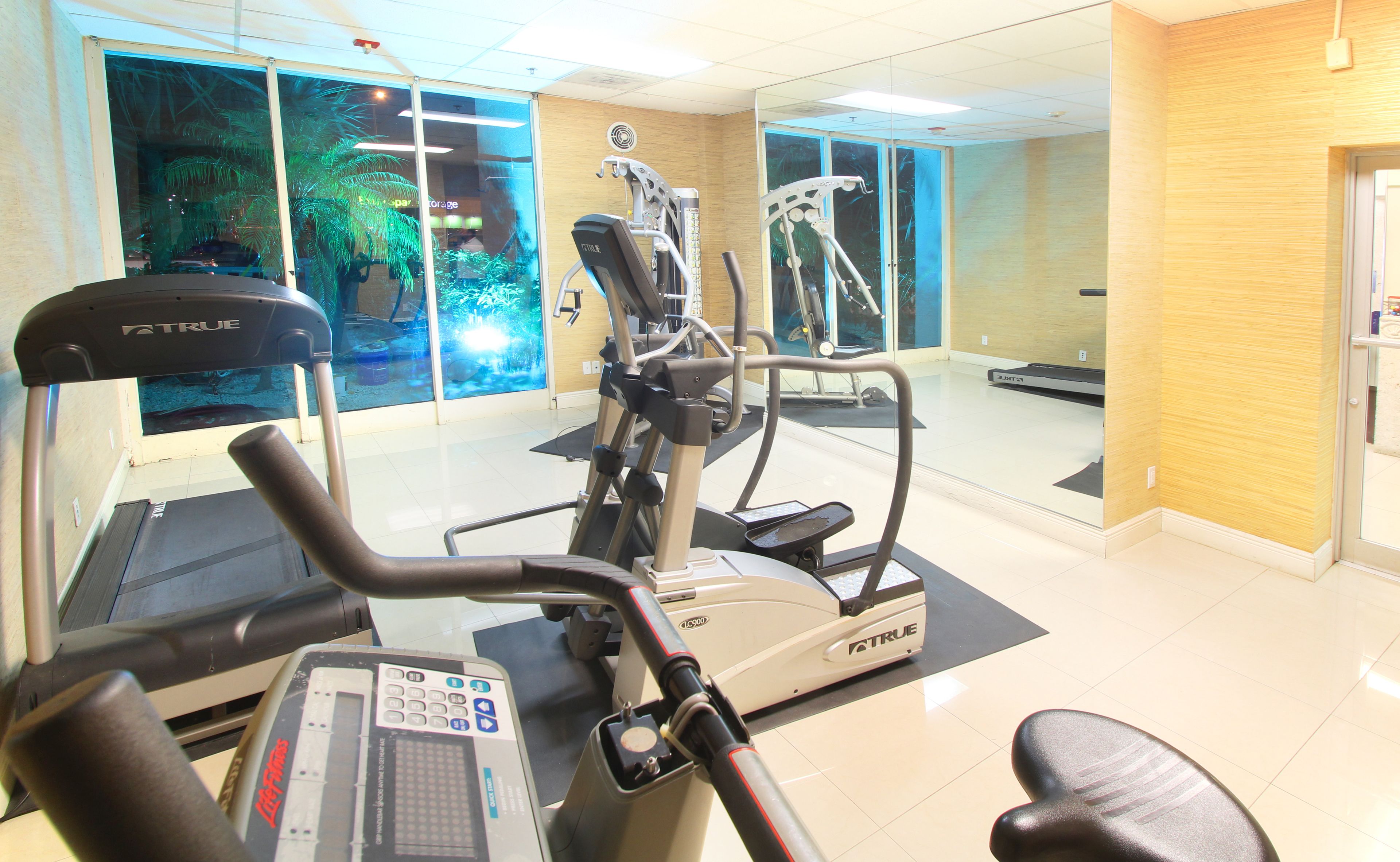 Photo - Fort Lauderdale Grand hotel