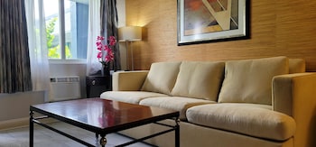 Executive Suite, 1 King Bed | Living area | Flat-screen TV at Fort Lauderdale Grand Hotel