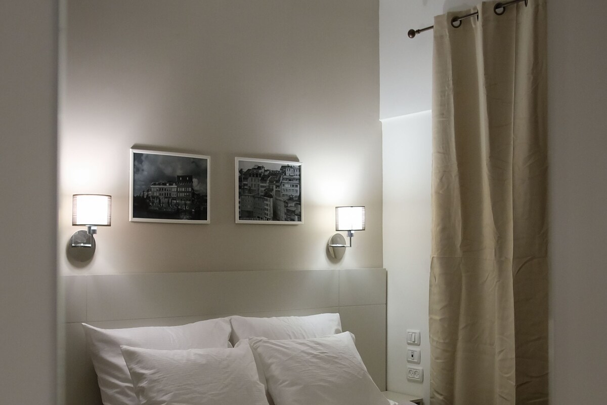 Decoración personalizada, muebles diferentes y escritorio 
