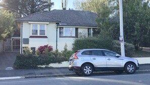 Front of property - Lurline Lodge (Katoomba)