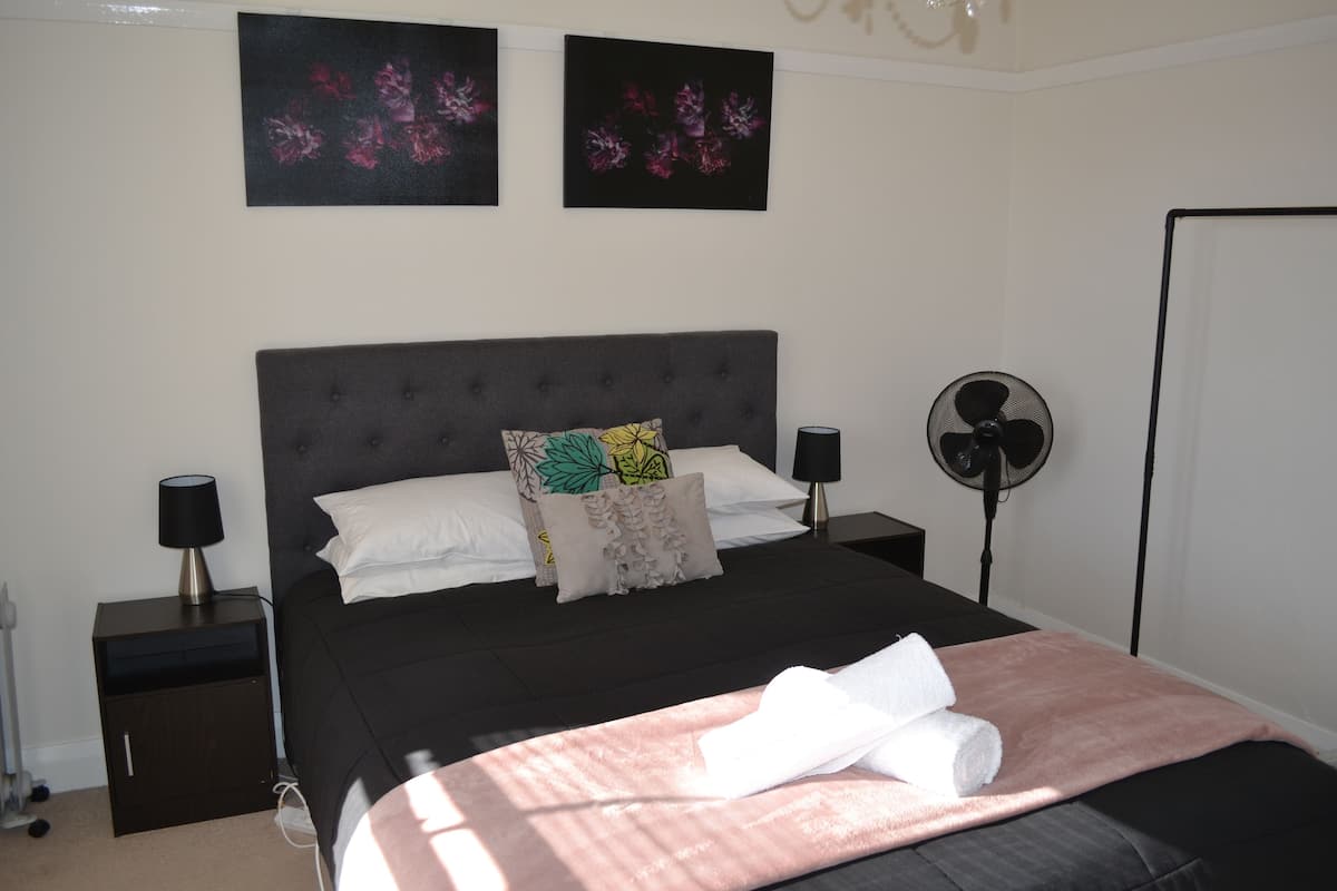 Luxury House, Multiple Beds, Non Smoking | Egyptian cotton sheets, premium bedding, blackout drapes