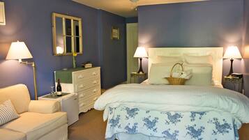 Kamar, 1 Tempat Tidur King, Bebas Asap Rokok | Didekorasi berbeda-beda dan dilengkapi dengan perabotan berbeda-beda