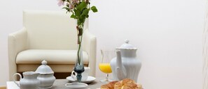 Free daily continental breakfast