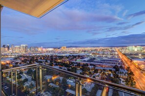 View from room - Palms Place by CREAM (Las Vegas)