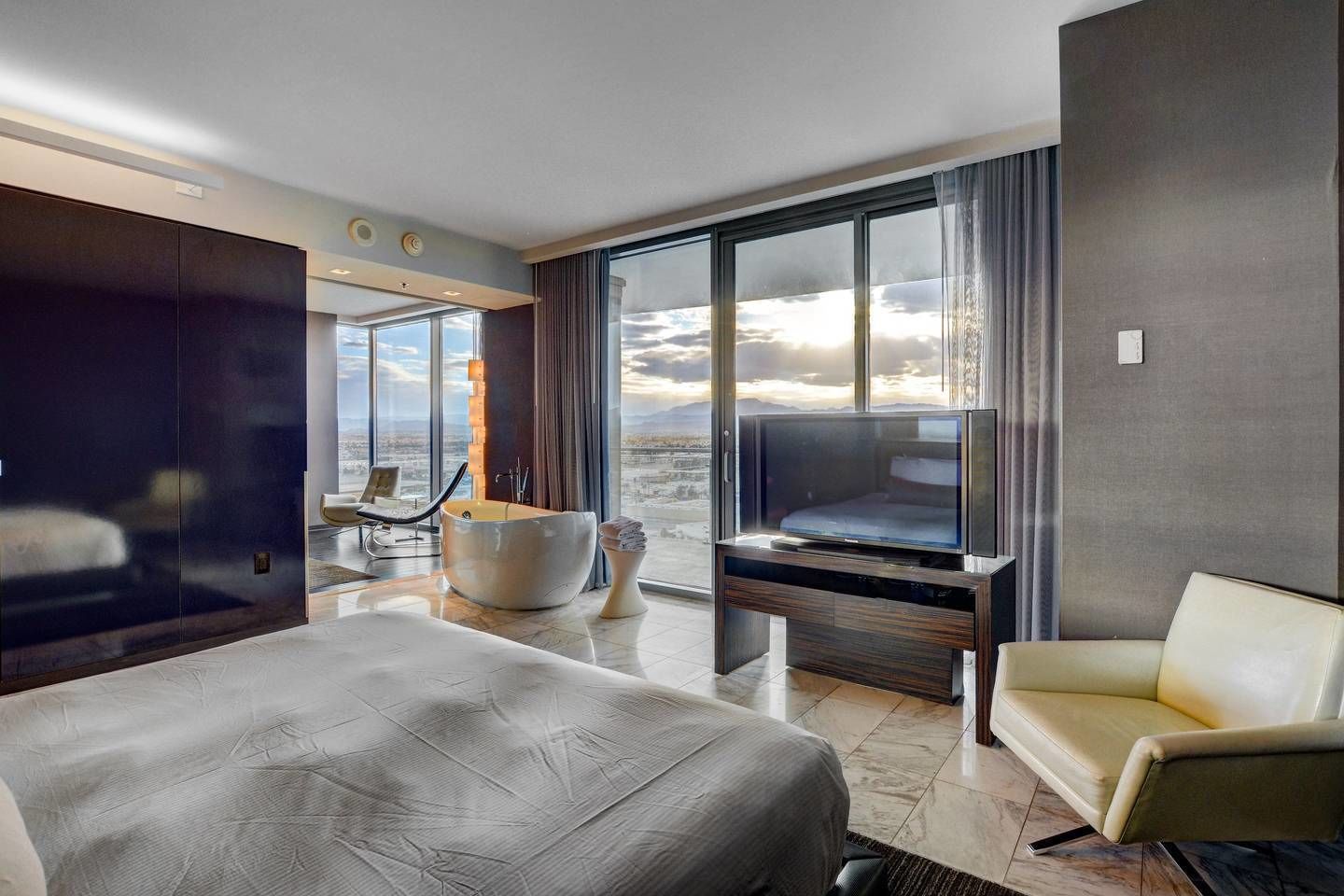 1 間臥室、迷你吧、客房內保險箱、書桌