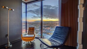 Flat-screen TV - Palms Place by CREAM (Las Vegas)