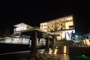 Façade de l’hébergement - soirée/nuit