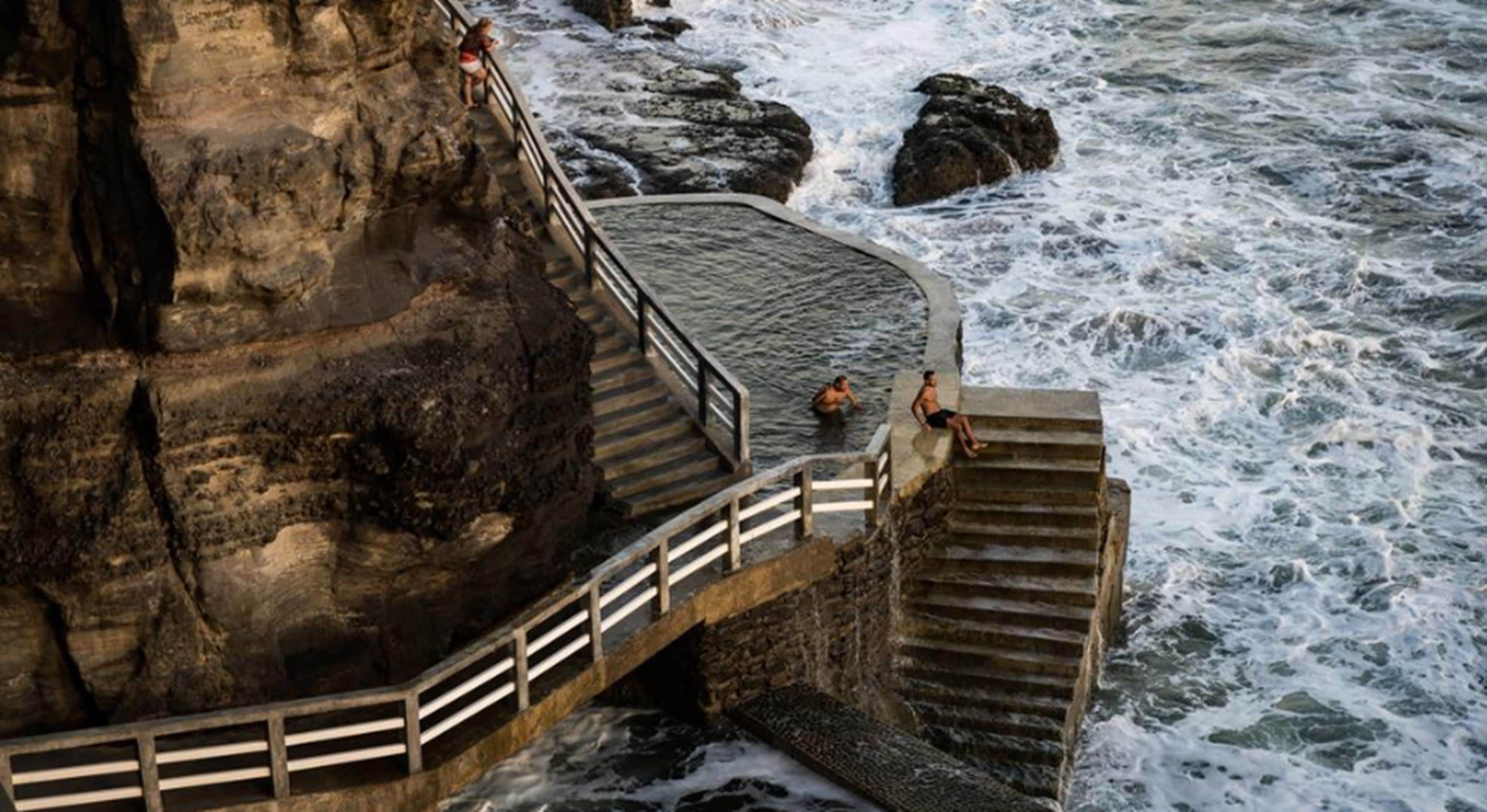 outdoor pool, pool loungers