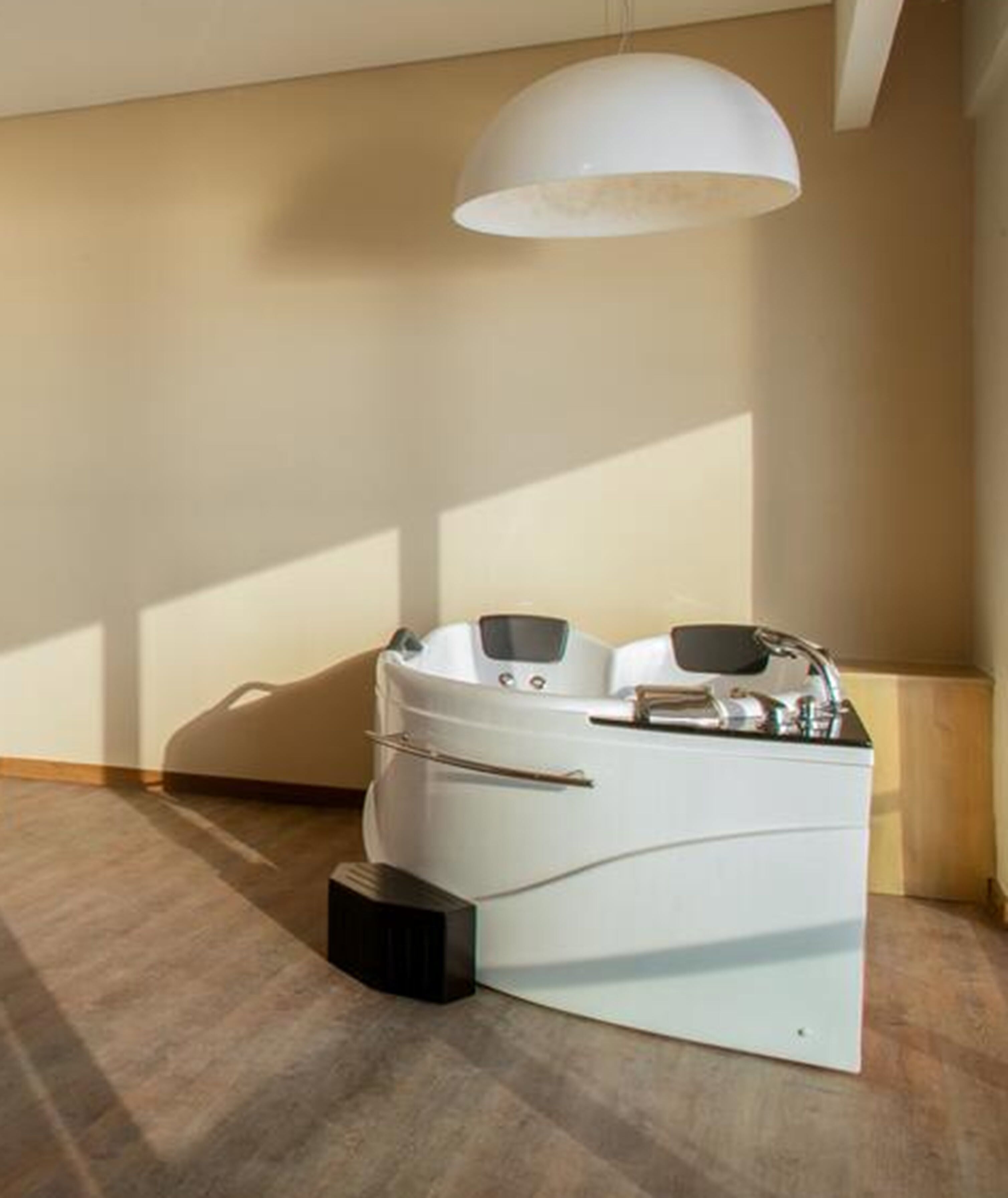 premium suite, 1 king bed, non smoking | 1 bedroom, minibar, in-room safe, desk