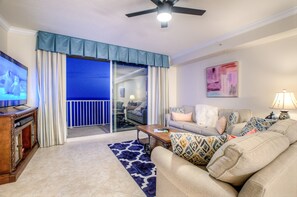 Condo, 3 Bedrooms, Balcony, Beachfront (2302)