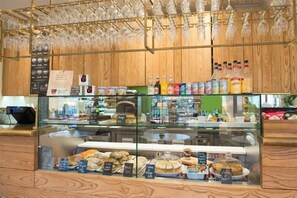 Restaurant - University of Cambridge, West Court - Campus Accommodation (Cambridge)