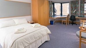 Room, 1 Twin Bed (Shared Bathroom) | Bed sheets - University of Cambridge, Christ's College - Hostel (Cambridge)