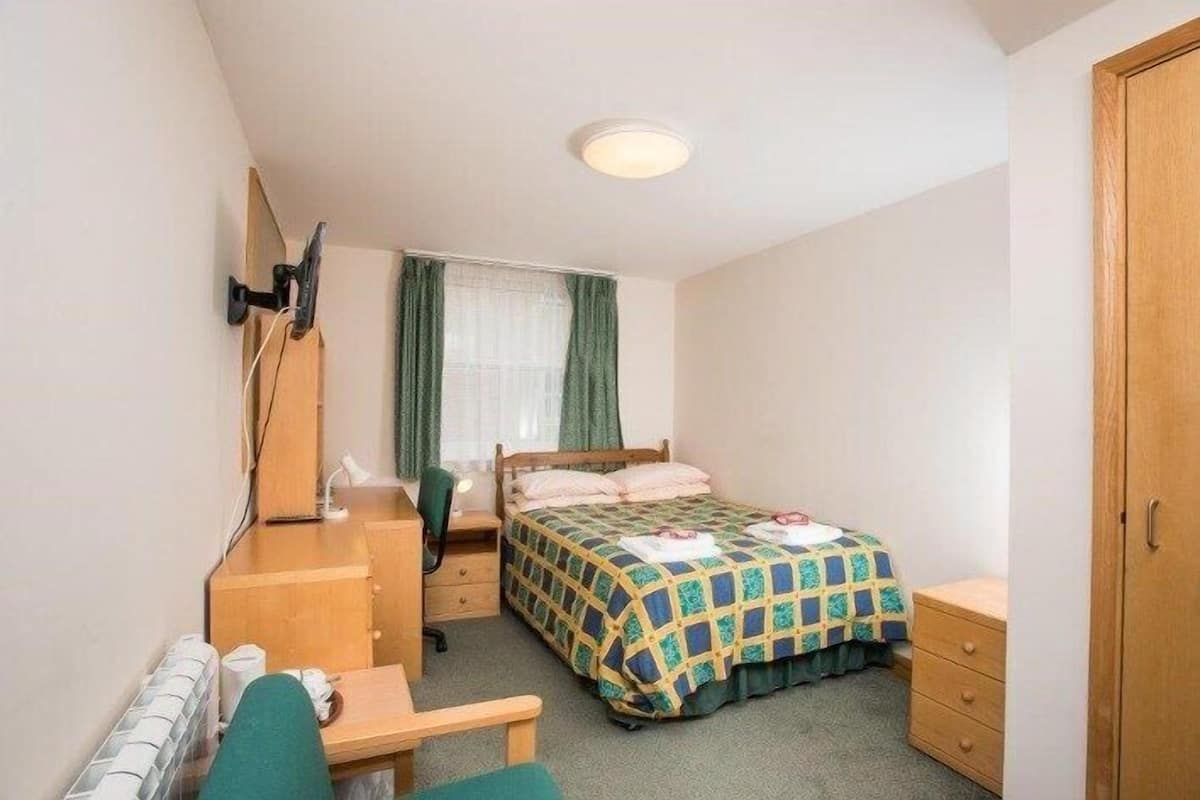 Room, 1 Double Bed | Bed sheets