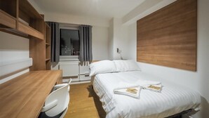 Habitación, 1 cama doble (Shared Bathroom) | Ropa de cama