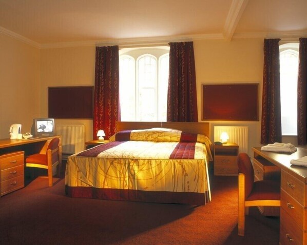 Room, 1 Double Bed (Private/Shared)