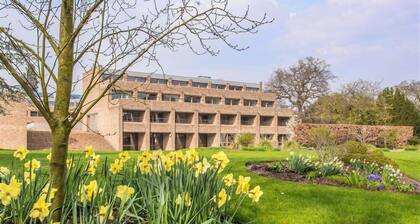 University of Cambridge, Harvey Court - Campus Accommodation