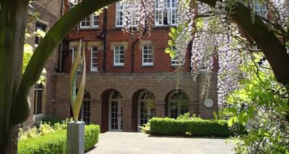 Univerity of Cambridge, St Edmund's College - Campus Accommodation