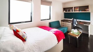 Room, 1 Double Bed | Bed sheets - Pure CityStay Twerton Mill (Bath)