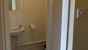 Room, 1 Single Bed | Bathroom | Towels
